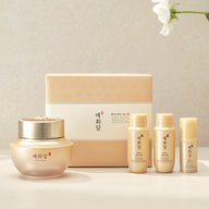 YEHWADAM Hwansaenggo Rejuvenating Radiance Cream Special Set